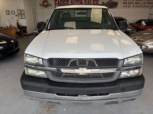 Used 2004 Chevrolet Silverado 2500 W/T RWD image 2