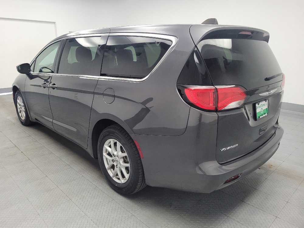 Used 2022 Chrysler Voyager LX FWD image 5