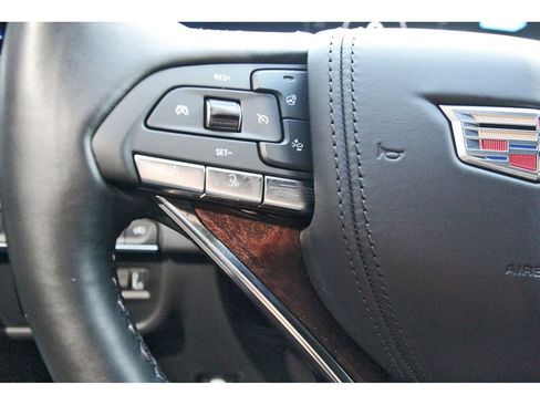 Used 2022 Cadillac Escalade Sport Platinum w/ LPO, ONYX Package image 17