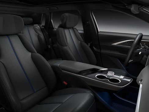 New 2025 Cadillac Lyriq Sport image 33