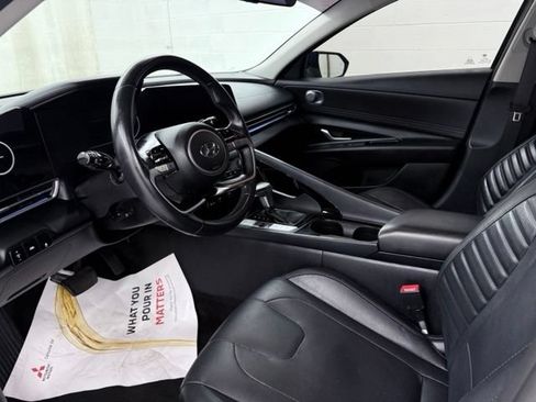 Used 2021 Hyundai Elantra Limited FWD image 15