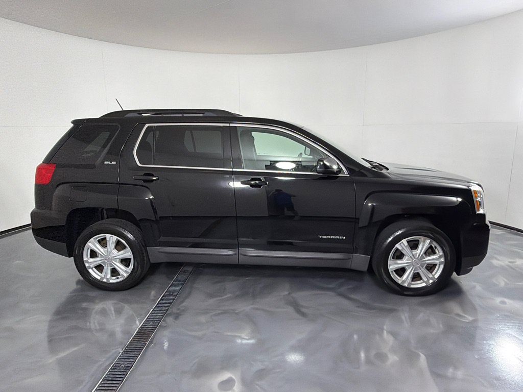 Used 2017 GMC Terrain SLE w/ Convenience Package FWD image 4