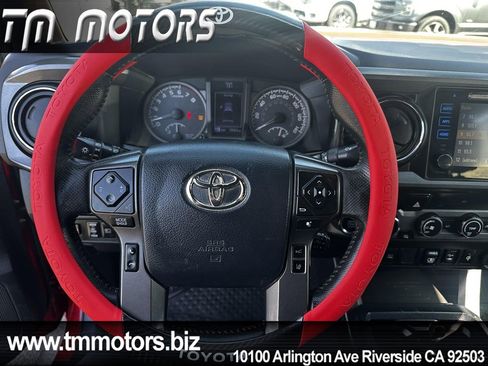 Used 2019 Toyota Tacoma TRD Off-Road image 16