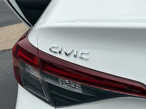 Used 2025 Honda Civic Sport image 12