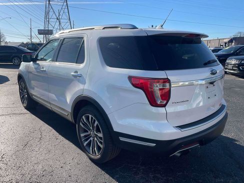 Used 2018 Ford Explorer Platinum image 3