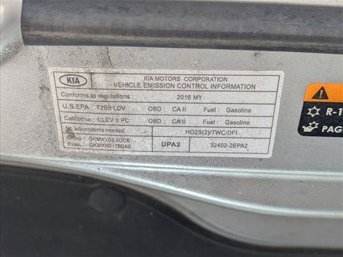 Used 2016 Kia Soul + FWD image 20
