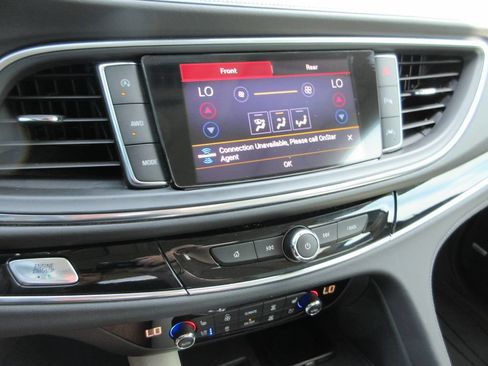 Used 2024 Buick Enclave Avenir w/ Avenir Technology Package AWD/4WD image 31