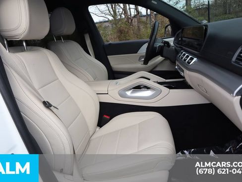 Used 2025 Mercedes-Benz GLS 450 4MATIC image 32