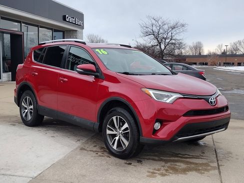 Used 2016 Toyota RAV4 XLE image 14