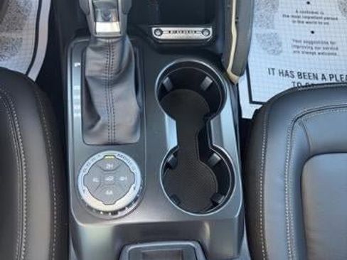 New 2025 Ford Bronco Badlands image 13