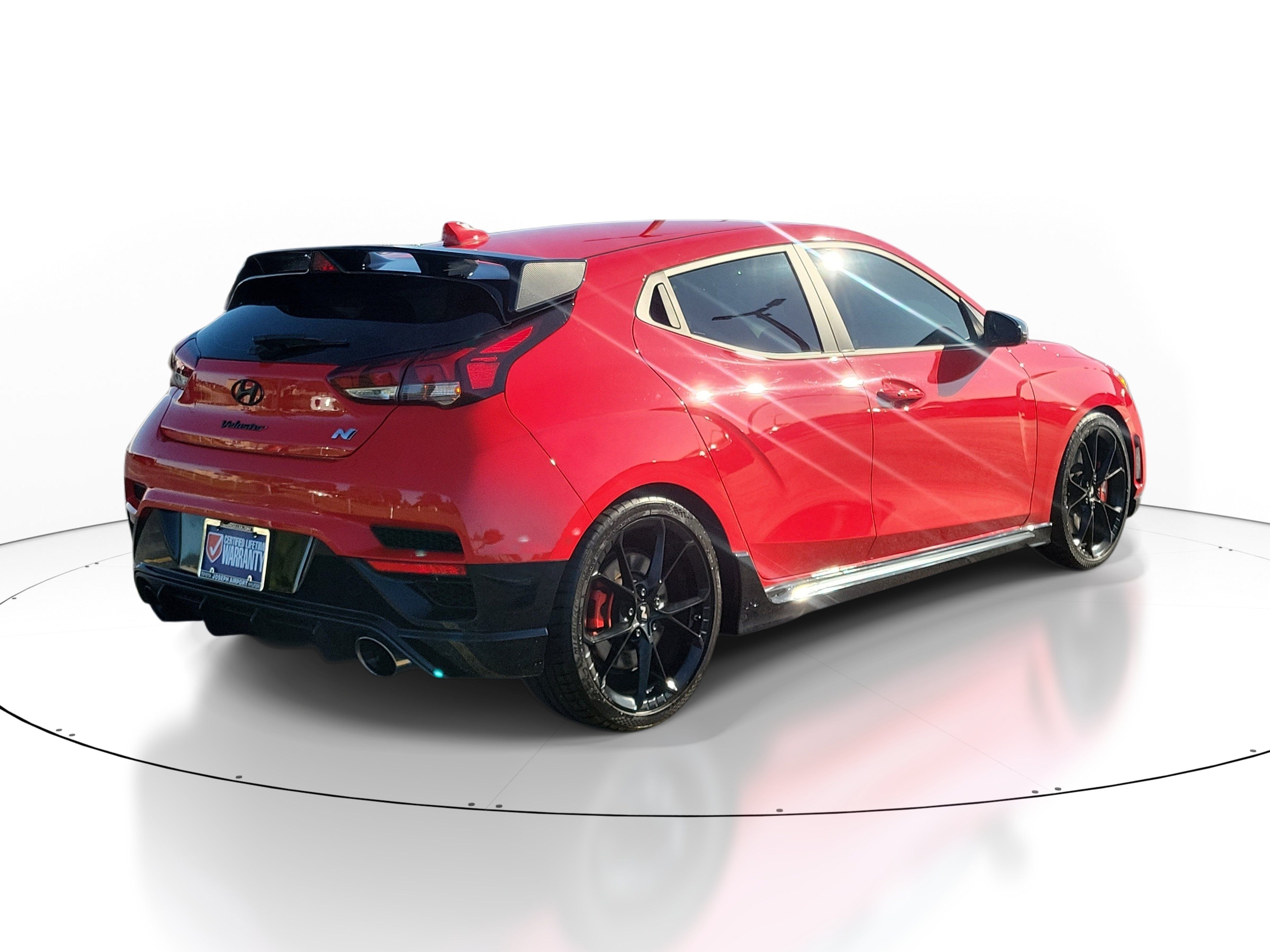 Used 2022 Hyundai Veloster N FWD image 4