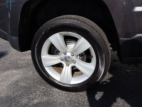 Used 2014 Jeep Patriot Latitude w/ Sun/Sound Group AWD/4WD image 35