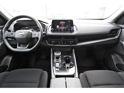 Used 2026 Nissan Rogue S image 9