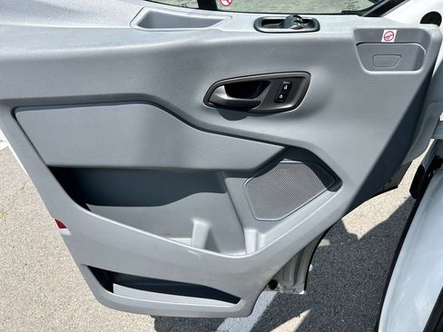 Used 2019 Ford Transit 250 130 Low Roof w/ Exterior Upgrade Package RWD image 8
