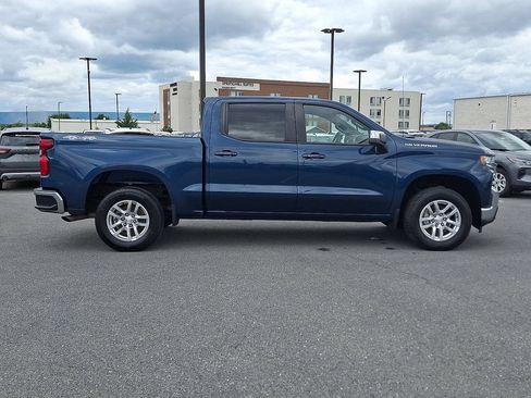 Used 2022 Chevrolet Silverado 1500 LT AWD/4WD image 7