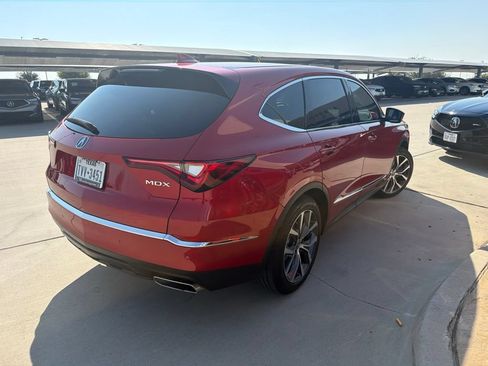 Used 2024 Acura MDX w/ Technology Package FWD image 4