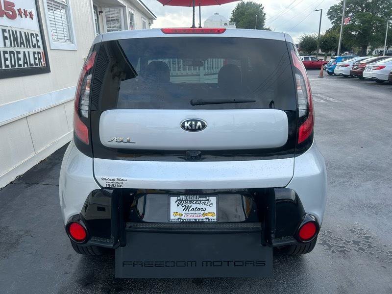Used 2016 Kia Soul + FWD image 6