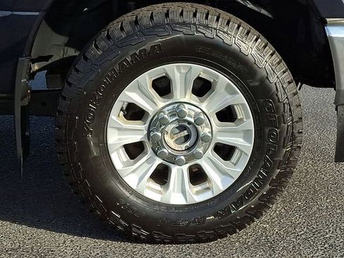 Used 2022 Ford F250 XLT w/ XLT Value Package image 11