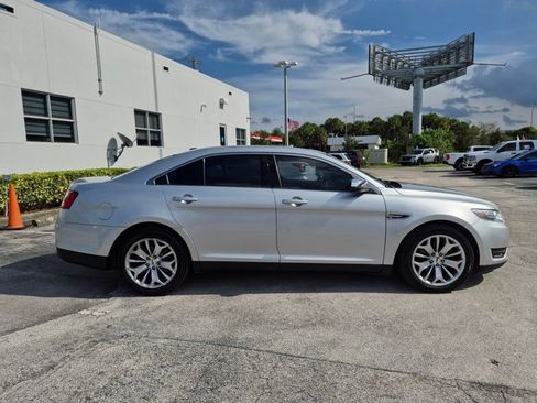 Used 2017 Ford Taurus Limited FWD image 4
