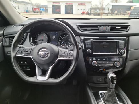 Used 2019 Nissan Rogue SV image 10