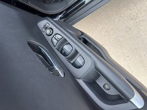 Used 2021 Nissan Kicks SV image 12