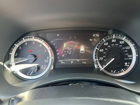 Used 2026 Toyota Highlander Limited AWD/4WD image 12