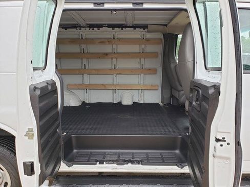 Used 2022 Chevrolet Express 2500 w/ Driver Convenience Package RWD image 12