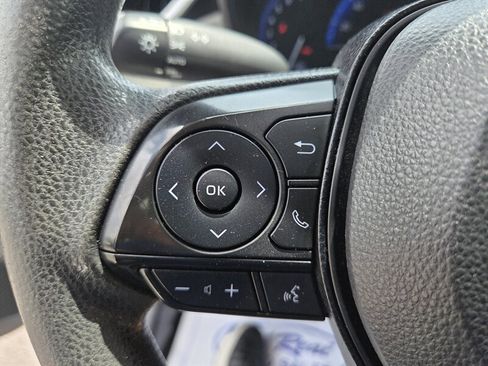 Used 2021 Toyota Corolla LE FWD image 15