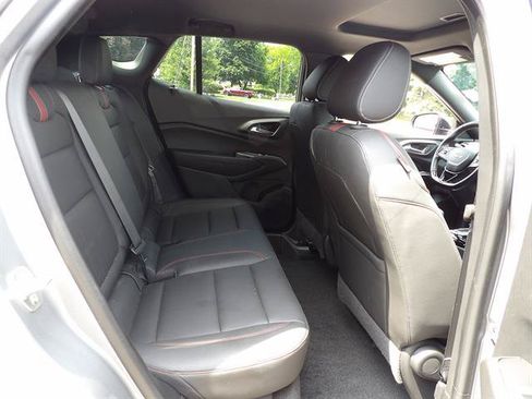 Certified 2024 Chevrolet Trax RS w/ Sunroof Package FWD image 34