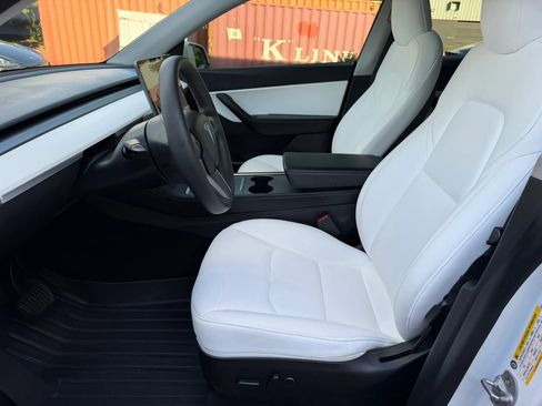 Used 2021 Tesla Model Y Long Range AWD/4WD image 16