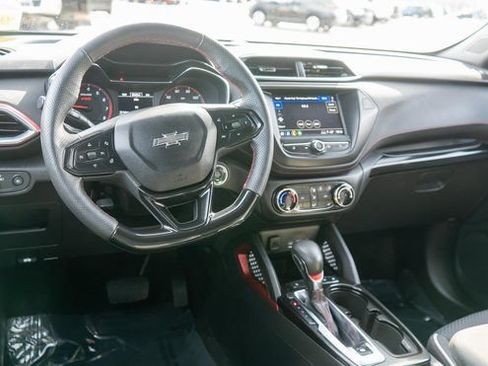 Used 2023 Chevrolet TrailBlazer RS FWD image 13