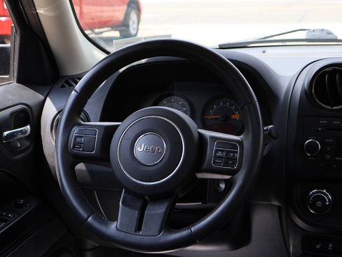 Used 2016 Jeep Patriot High Altitude FWD image 26