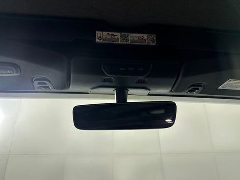 Used 2022 Jeep Wrangler Unlimited Sahara image 24