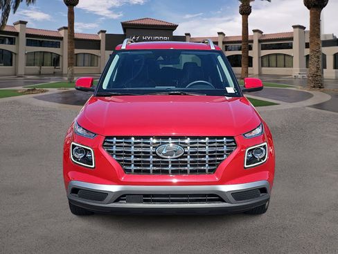 Used 2022 Hyundai Venue Limited FWD image 3