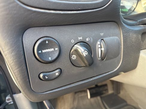 Used 2005 Dodge Grand Caravan SXT image 15