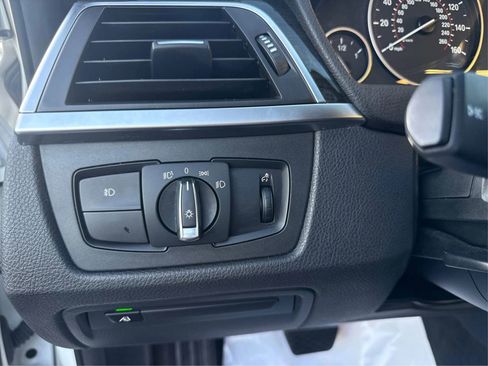 Used 2018 BMW 330i xDrive Wagon image 18