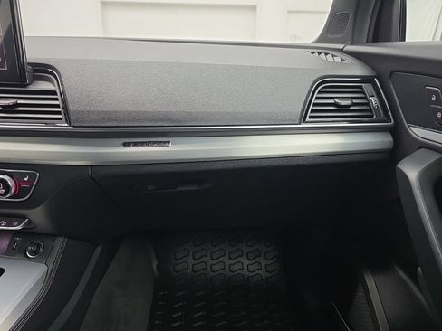 Used 2024 Audi Q5 e Premium Plus w/ Premium Plus Package AWD/4WD image 48