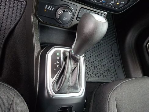 Used 2023 Jeep Renegade Latitude image 22