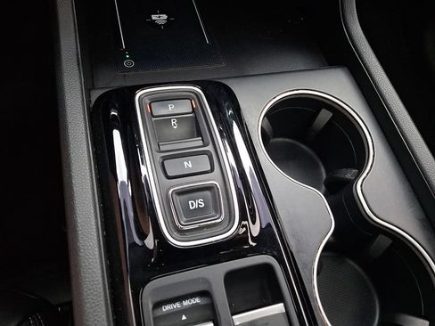 Used 2023 Honda Pilot Touring image 19