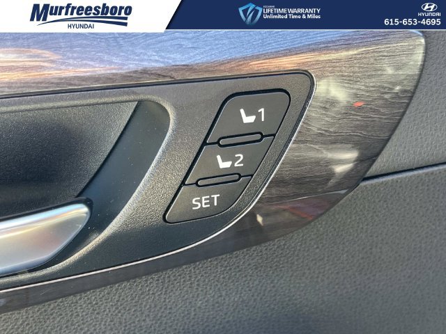 Used 2022 Toyota Highlander Limited AWD/4WD image 31