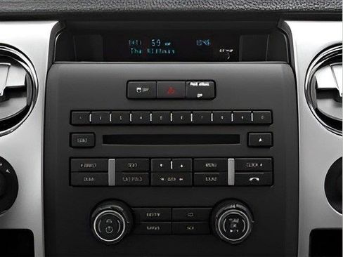 Used 2014 Ford F150 XLT w/ Equipment Group 302A Luxury AWD/4WD image 4