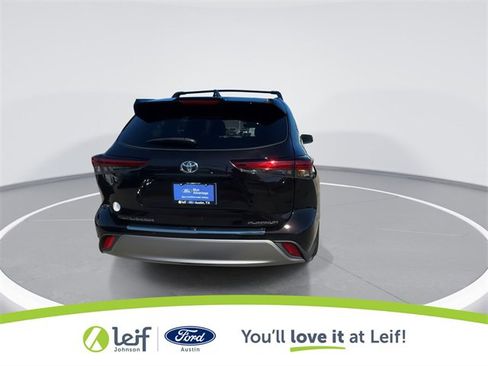 Used 2022 Toyota Highlander Platinum image 10