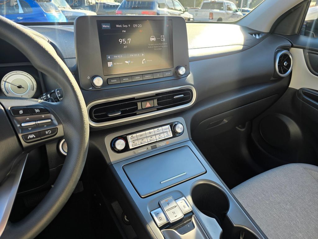 Used 2023 Hyundai Kona SE FWD image 21
