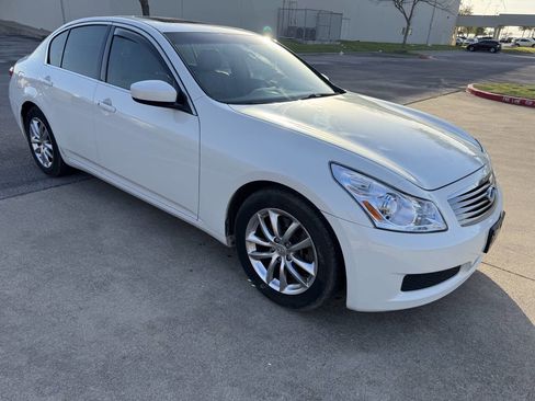 Used 2009 INFINITI G37 Journey w/ Premium Pkg image 3