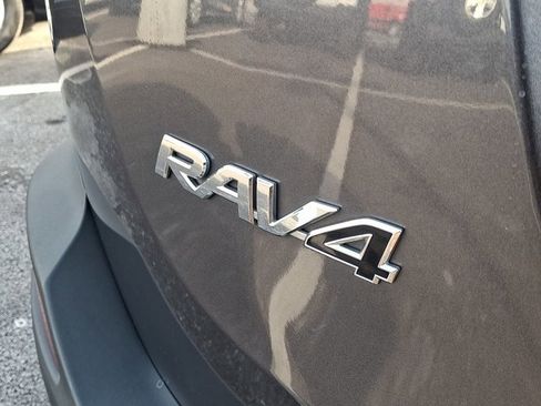 Used 2013 Toyota RAV4 Limited image 31