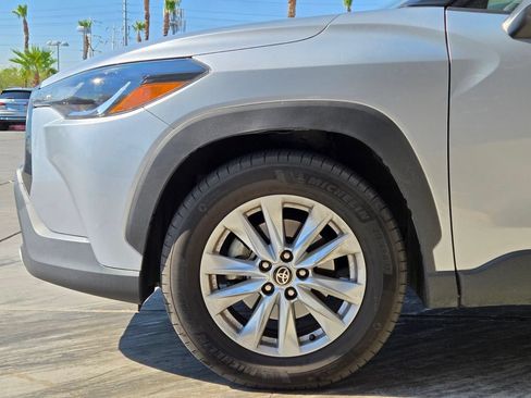 Used 2023 Toyota Corolla Cross LE FWD image 5