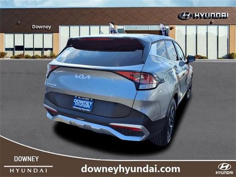 Used 2024 Kia Sportage LX image 4