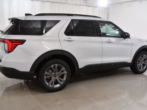 New 2026 Ford Explorer Active w/ Active Comfort Package AWD/4WD image 11