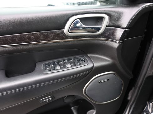 Used 2018 Jeep Grand Cherokee High Altitude image 34