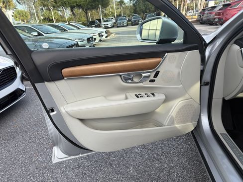 Used 2018 Volvo S90 T6 Inscription w/ Convenience Package image 14